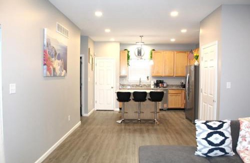 St. Louis Casa | Spacious 4BR Retreat Near Tower Grove, SLU and Attractions!