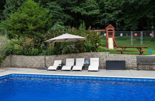 Danville Casa | Spacious 4BR Retreat w Pool