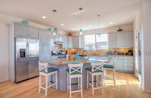 Oxnard Shores Casa | Spacious 4BR, Rooftop Deck, Fire Pit, Steps to Shore