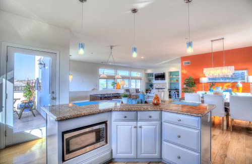 Oxnard Shores Casa | Spacious 4BR, Rooftop Deck, Fire Pit, Steps to Shore