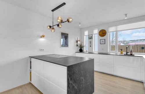 Mosfellsbaer Casa | Spacious 4BR Suburban Retreat with Hot Tub, Terrace & Easy Access to iconic pls