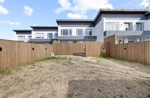 Mosfellsbaer Casa | Spacious 4BR Suburban Retreat with Hot Tub, Terrace & Easy Access to iconic pls