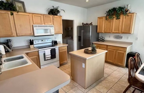 Surprise Farms Casa | Spacious 4BR Surprise Oasis with Private Pool – Family Friendly