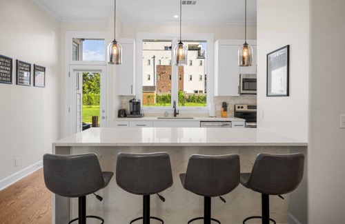 East Nashville Casa | Spacious 4BR Townhome Downtown