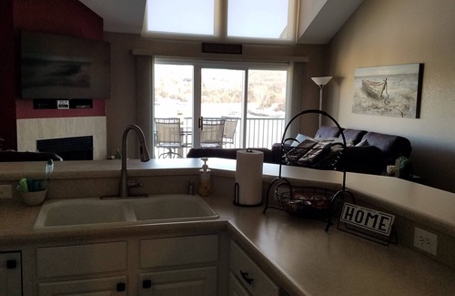 Camdenton Condominio | Spacious 4BR w/ Loft Condo with great lake view