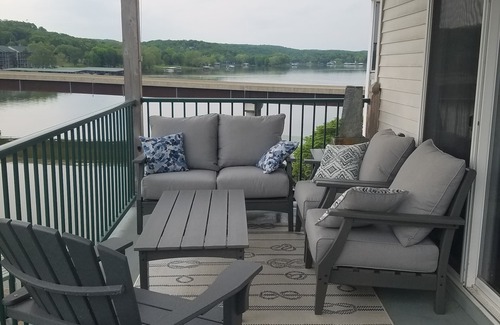 Camdenton Condominio | Spacious 4BR w/ Loft Condo with great lake view