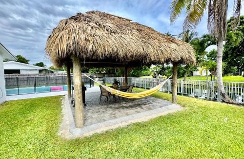 Cutler Bay Casa | Spacious 4BR Waterfront Home with Private Pool, Tiki Hut & Free Parking near Miami & Key Largo