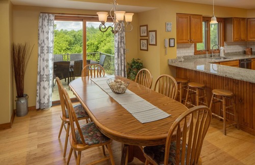 The Galena Territory Casa | Spacious 5-bdrm house in lovely Galena w/hot tub, screened porch fitness room