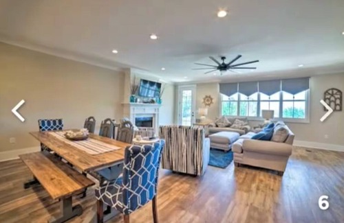 Iuka Casa | Spacious 5-bed/5 bath home with river view.