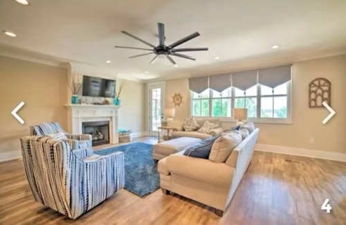 Iuka Casa | Spacious 5-bed/5 bath home with river view.