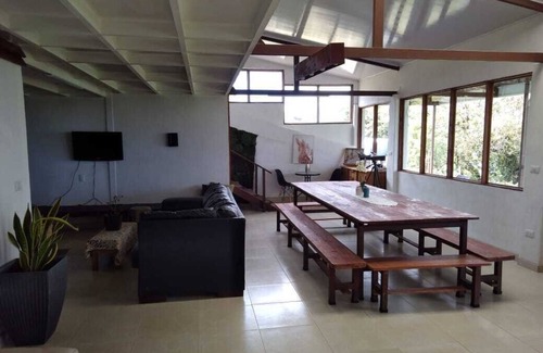 Vara Blanca Otro | Spacious 5-bedroom farmhouse Panoramic Views Poas Volcano and Cloud Rainforest