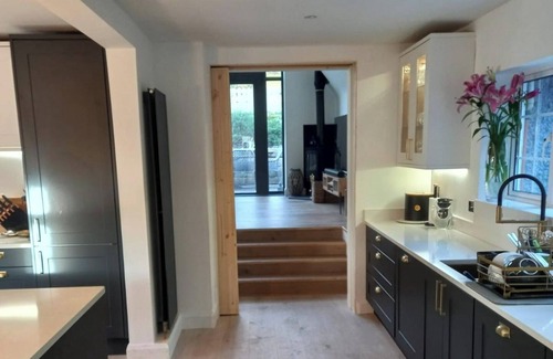 Newcastle Casa | Spacious 5-Bed House - Garden, Parking & Bbq
