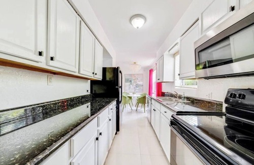 Central Fort Lauderdale Casa | Spacious 5-bedroom duplex with 2 separate homes in wonderful Fort Lauderdale