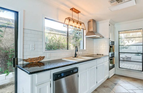 Corpus Christi Casa | Spacious 5-bedroom house with a Bayfront view in Corpus Christi