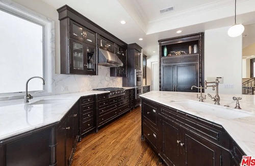 Marina Peninsula Casa | Spacious 5-bedroom house in Marina del Rey WALKING DISTANCE to the beach
