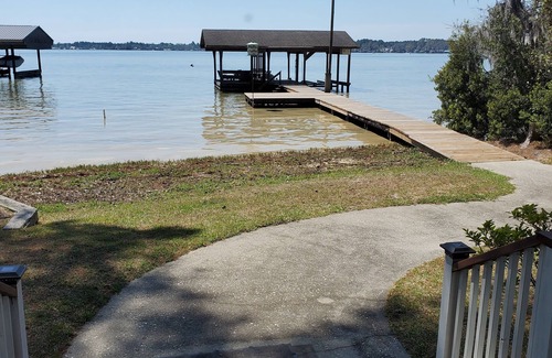 White Lake Casa | Spacious 5-bedroom lakefront house in White Lake, NC.