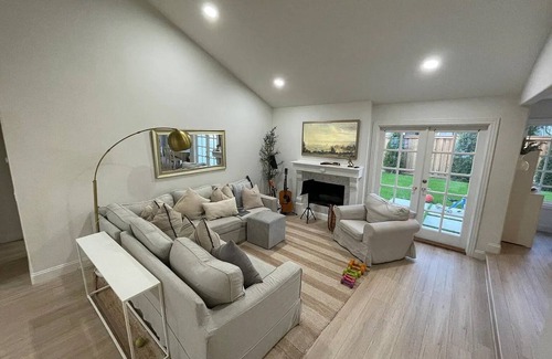 Harbor View Casa | Spacious 5-bedroom house with AC, neighborhood pool, in fabulous Newport Beach