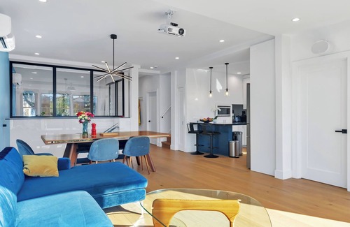 Bernal Heights Casa | Spacious 5-bedroom house - AC, Wifi, Sauna, Sundeck, Garden, Home Cinema…