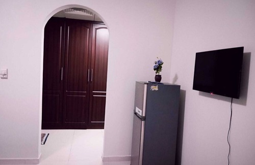 Abu Dhabi Apartamento | Spacious 5-bedroom apartment in lovely Abu Dhabi with AC, WiFi