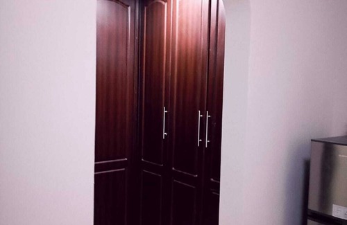 Abu Dhabi Apartamento | Spacious 5-bedroom apartment in lovely Abu Dhabi with AC, WiFi