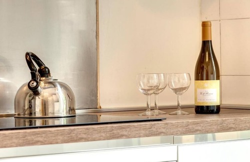 Santissima Annunziata Apartamento | Spacious 5-bedroom apartment in charming Firenze with AC