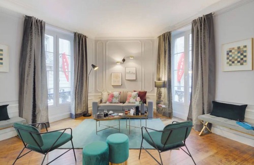 Champs-Elysees Apartamento | Spacious 5-bedroom apartment with AC, WiFi in delightful Paris