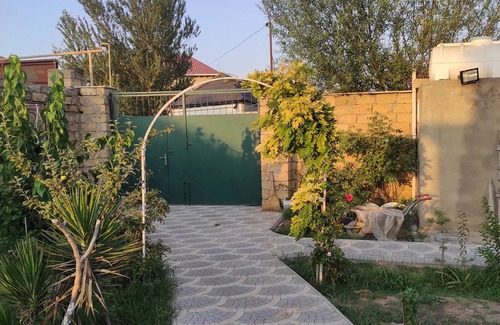 Baku Apartamento | Spacious 5-bedroom apartment in Baku with garden near sea, WiFi