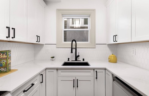 Boulevard Park Casa | Spacious 5-bedroom bungalow in charming Sacramento with AC