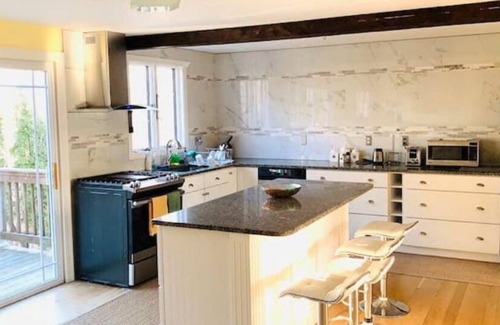 Cummaquid Casa | Spacious 5-bedroom house with WiFi and AC in marvelous Barnstable