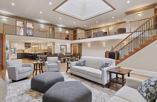 Montgomery Casa | Spacious 5-bedroom historic house in Montgomery, MN
