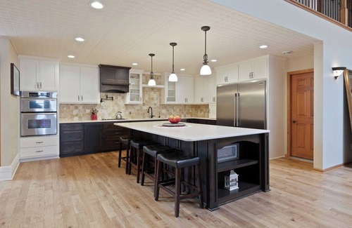 Montgomery Casa | Spacious 5-bedroom historic house in Montgomery, MN