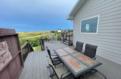 Rapid City Casa | Spacious 5 bedroom home, quick access to Rapid City and Black Hills area.
