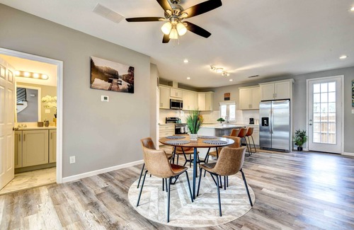 Central Arlington Casa | Spacious 5-bedroom house in charming Arlington with WiFi, AC