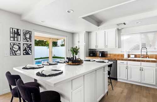 Spring Valley Casa | Spacious 5-bedroom house in vibrant Las Vegas 10 Mins to the strip