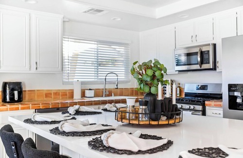 Spring Valley Casa | Spacious 5-bedroom house in vibrant Las Vegas 10 Mins to the strip