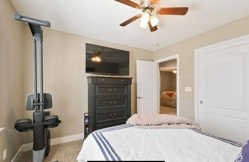 Las Vegas Casa | Spacious 5-bedroom house in amazing Las Vegas with fitness room, WiFi