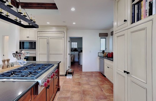 Montecito Casa | Spacious 5-bedroom house in delightful Montecito with AC