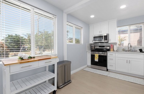 Linda Vista Casa | Spacious 5-bedroom house in San Diego with Games, BBQ, WiFi, AC