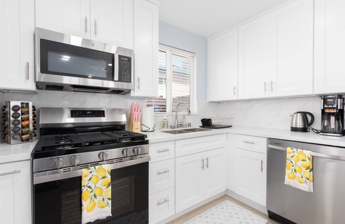 Linda Vista Casa | Spacious 5-bedroom house in San Diego with Games, BBQ, WiFi, AC
