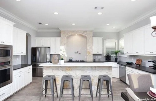 Boerne Casa | Spacious 5-bedroom home on private 9 ac. WiFi, AC, fitness in superb location