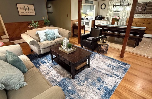 Laconia Casa | Spacious 5-bedroom home just steps from outdoor adventures!