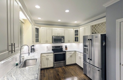 North Raleigh Casa | Spacious 5 Bedroom, Hot Tub, Arcade Room, EV Charger, Handicap & Quiet Culdesac!