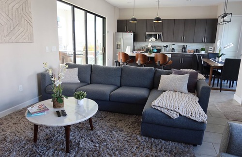 Loughman Casa | Spacious 5-bedroom house with AC and fitness room in fabulous Loughman