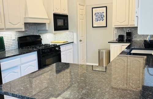 McKinney Casa | Spacious 5-bedroom house with AC, WiFi in charming McKinney