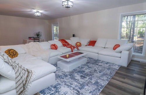 Jackson Casa | Spacious 5-bedroom house in charming Jackson with AC