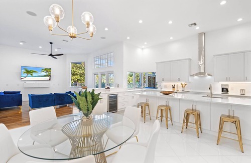 Sanibel Casa | Spacious 5-bedroom house, walking distance to private beach in charming Sanibel
