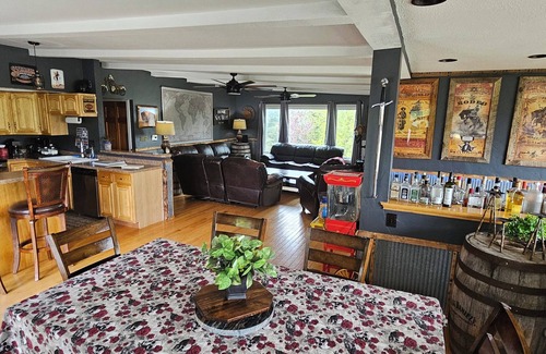 Sturgis Casa | Spacious 5-bedroom house in terrific Sturgis 1 miles to main, fitness room, WiFi