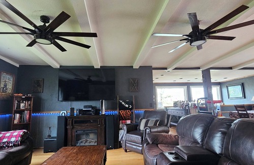 Sturgis Casa | Spacious 5-bedroom house in terrific Sturgis 1 miles to main, fitness room, WiFi