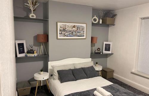 Roath Casa | Spacious 5 Bedroom House - 2 Bath - City Centre - Free Parking