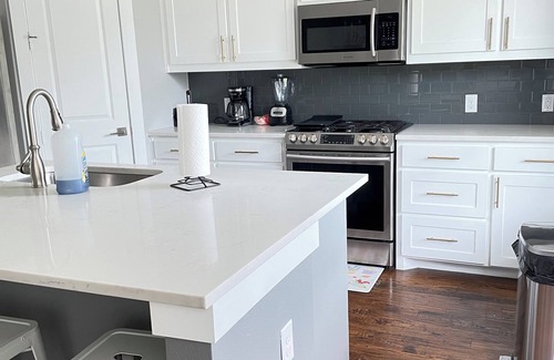 Dallas Casa | Spacious 5-bedroom house in beautiful Dallas with AC